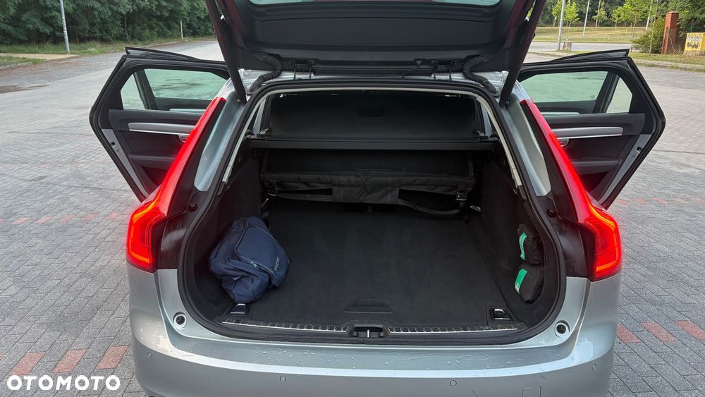 Volvo V90 D4 AWD Momentum - 17