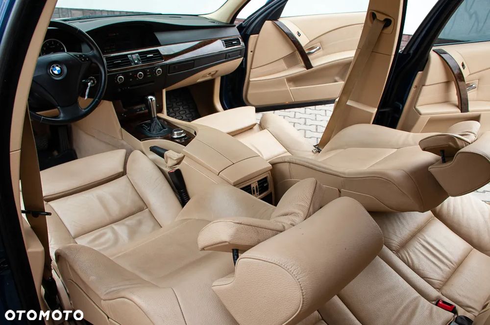 BMW Seria 5 530xi Touring - 37