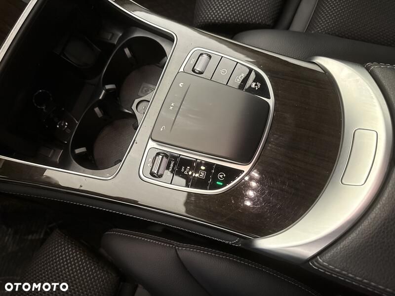 Mercedes-Benz GLC - 18