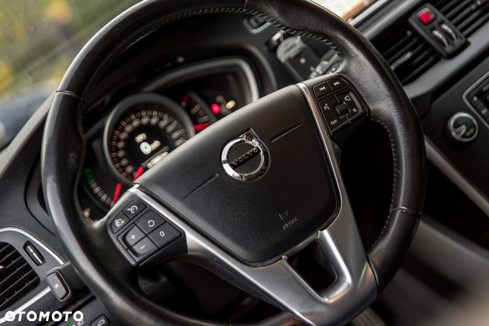 Volvo V40 D2 Drive-E Momentum - 18