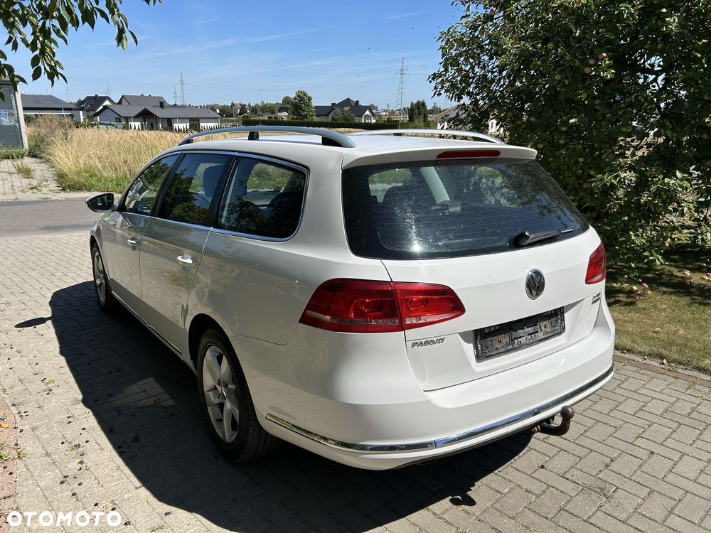 Volkswagen Passat - 4
