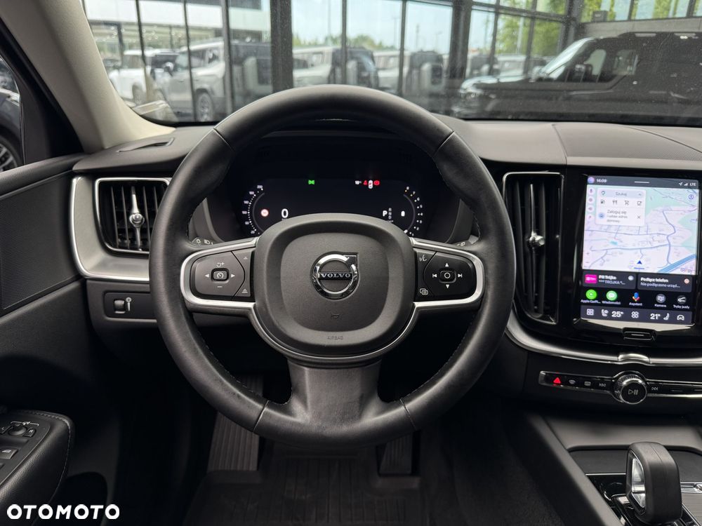 Volvo XC 60 B5 B AWD Momentum Pro - 17