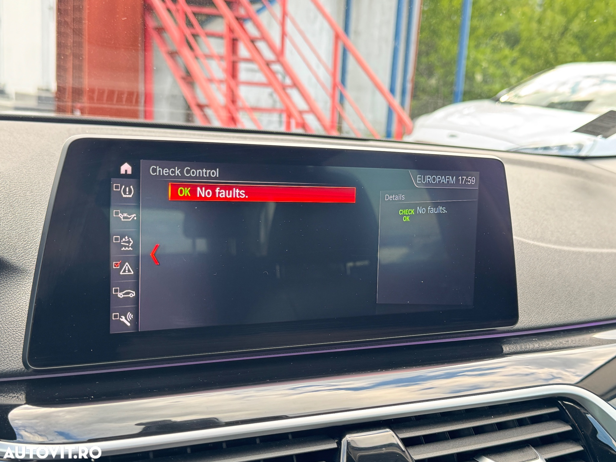 BMW Seria 5 520d Touring Aut. Sport Line - 17