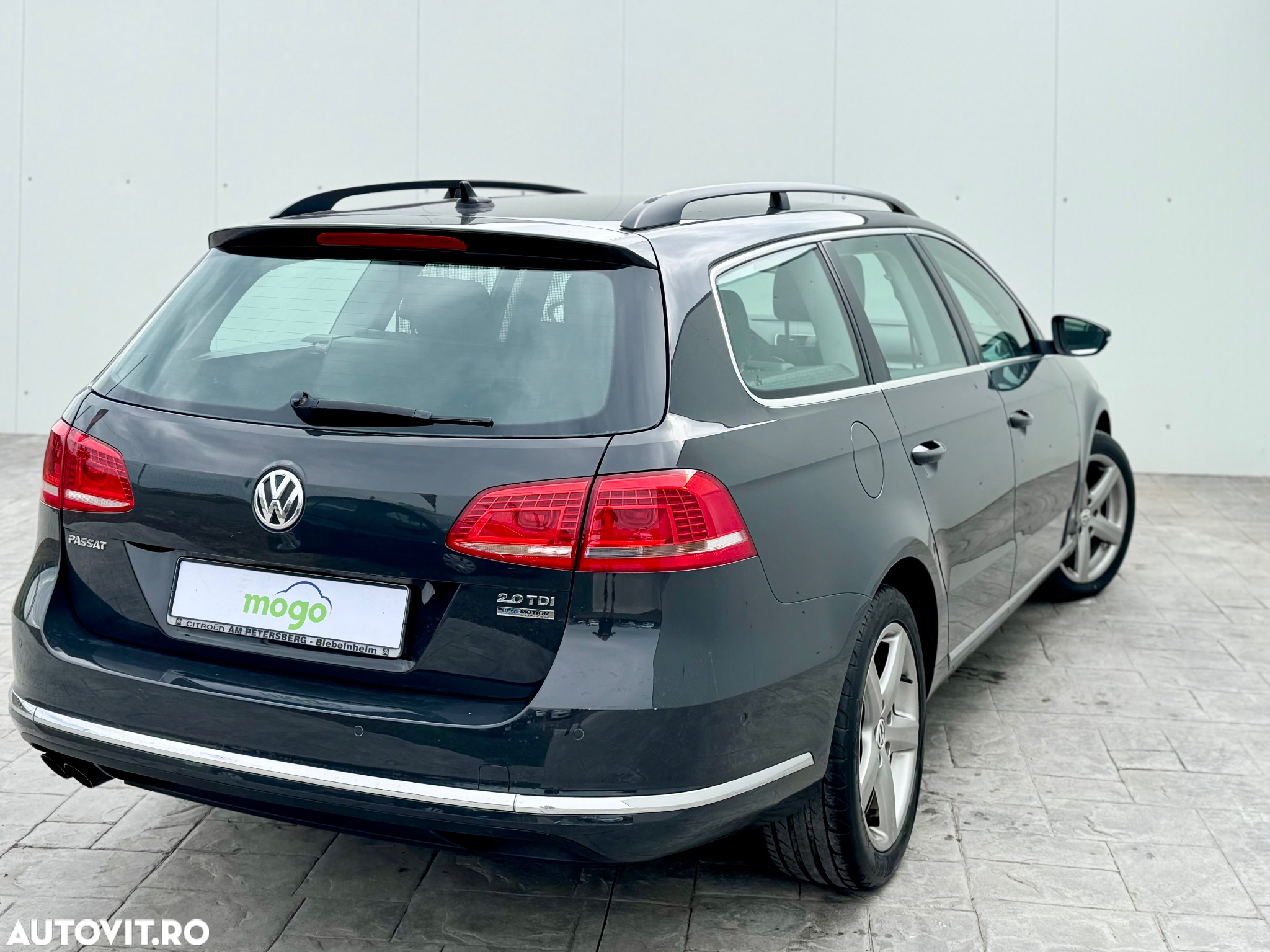 Volkswagen Passat Variant 2.0 Blue TDI SCR Highline - 3