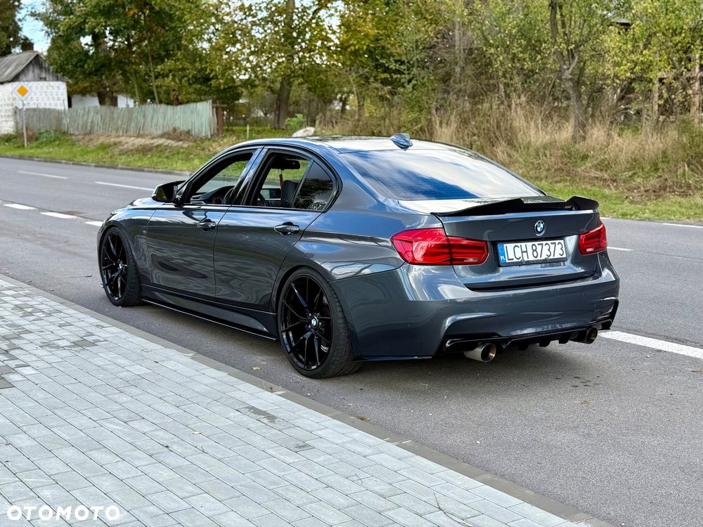 BMW Seria 3 330i M Sport - 13