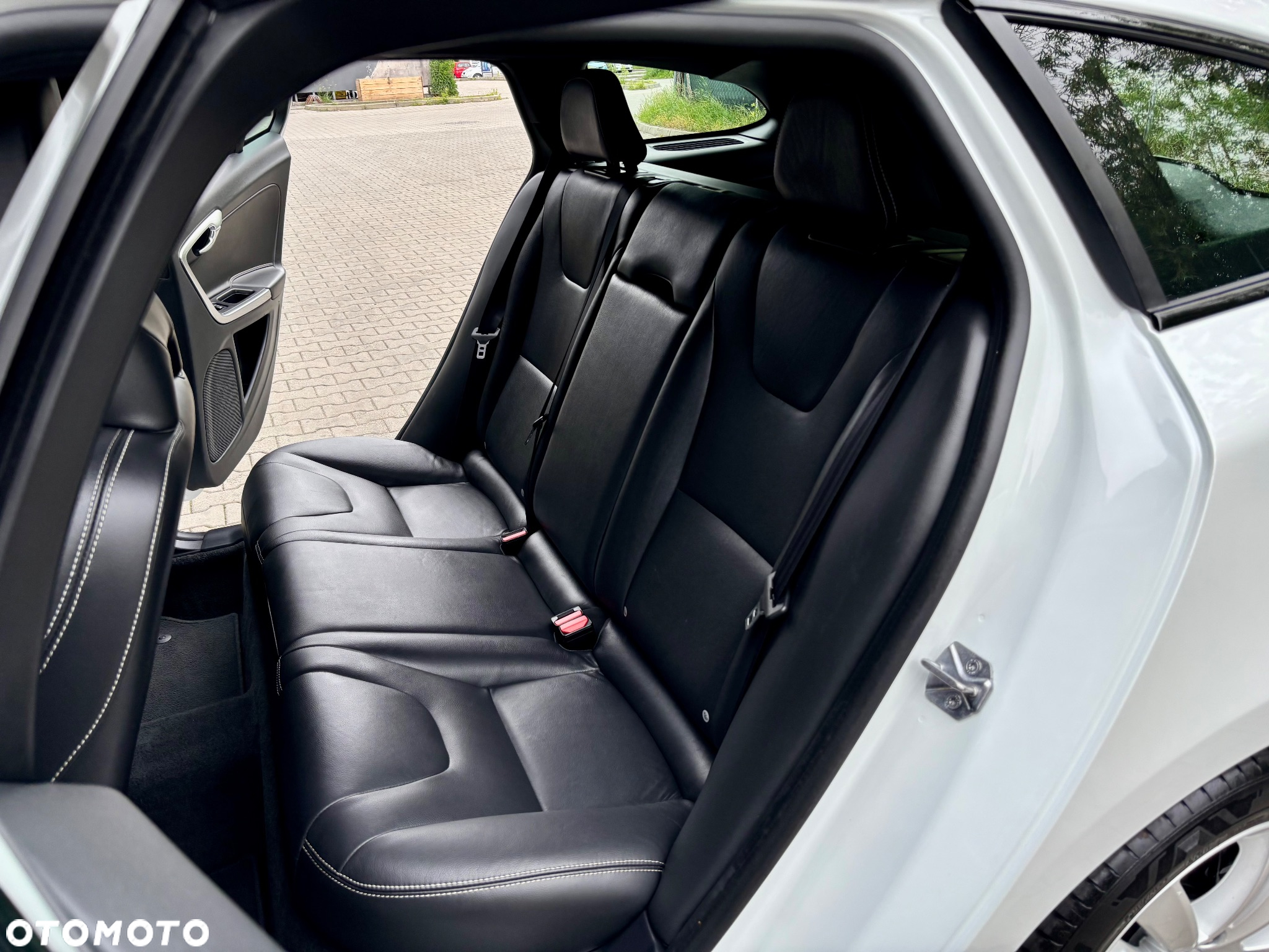 Volvo V60 D4 Drive-E R-Design Kinetic - 30