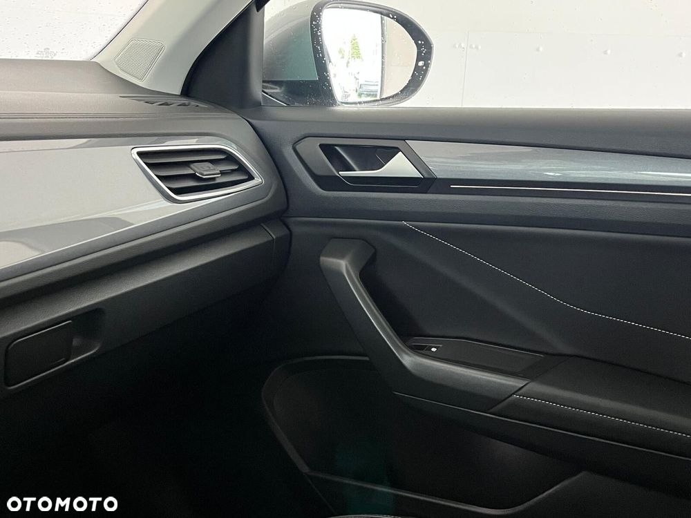 Volkswagen T-Roc - 17