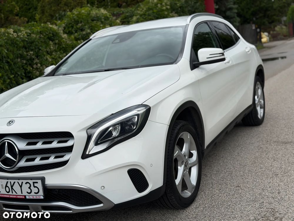 Mercedes-Benz GLA 200 7G-DCT Urban - 37