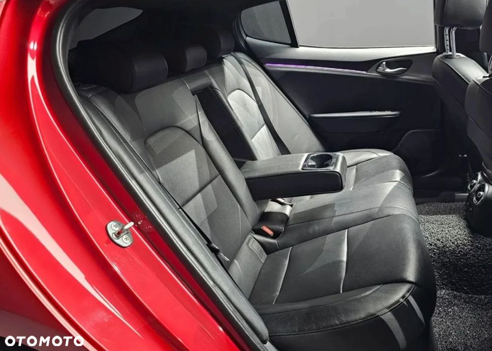 Kia Stinger - 10