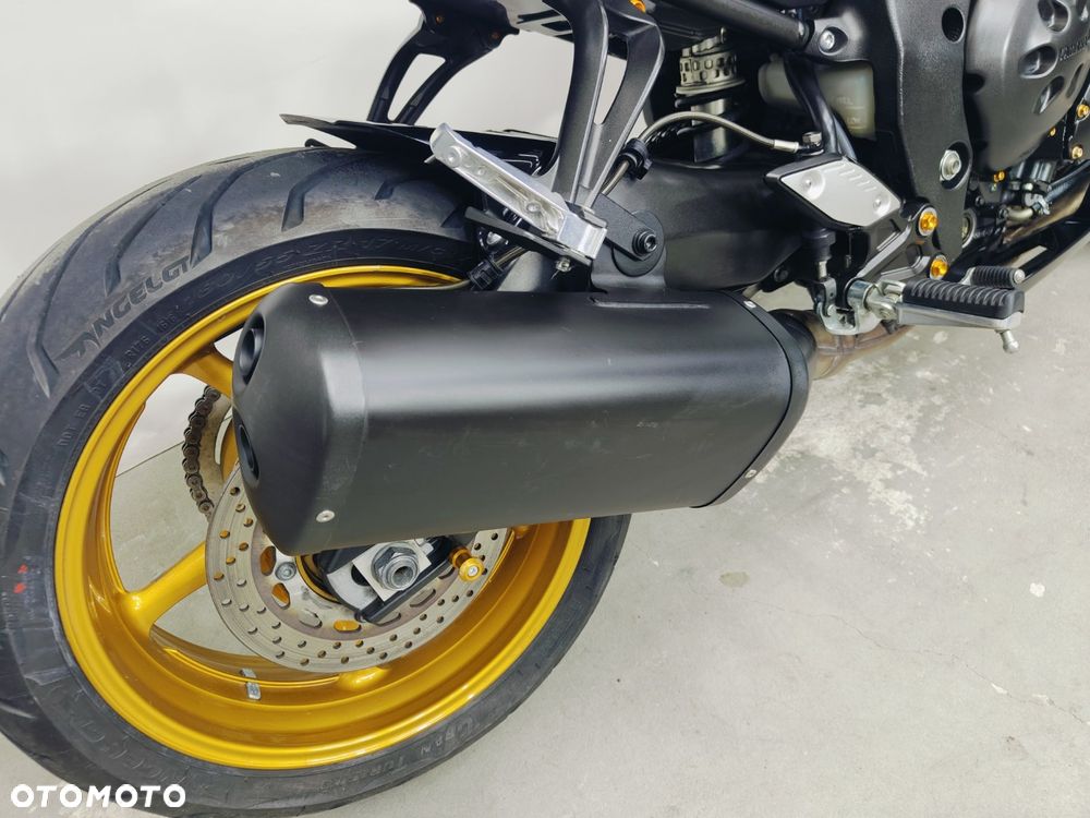 Yamaha FZ8 - 11