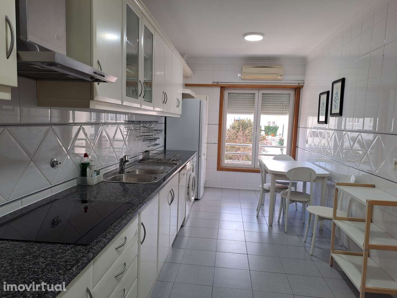 T2 renovado, equipado, garagem, prédio c/ 2 elevad. Centro C. Ourique - Grande imagem: 3/9