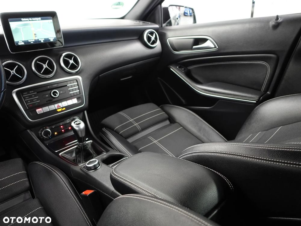 Mercedes-Benz Klasa A 180 (BlueEFFICIENCY) - 38