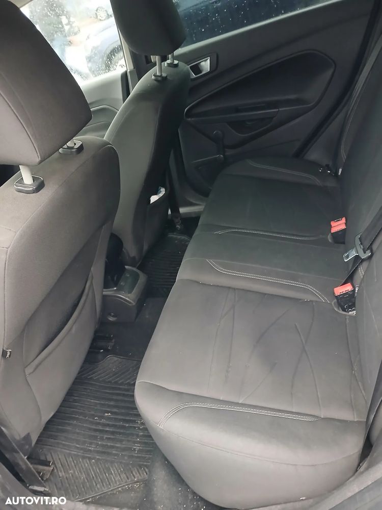 Ford Fiesta 1.5 TDCi DPF Titanium - 26