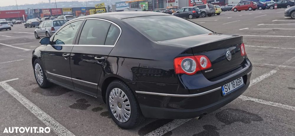 Volkswagen Passat 1.6 FSI Sportline - 4