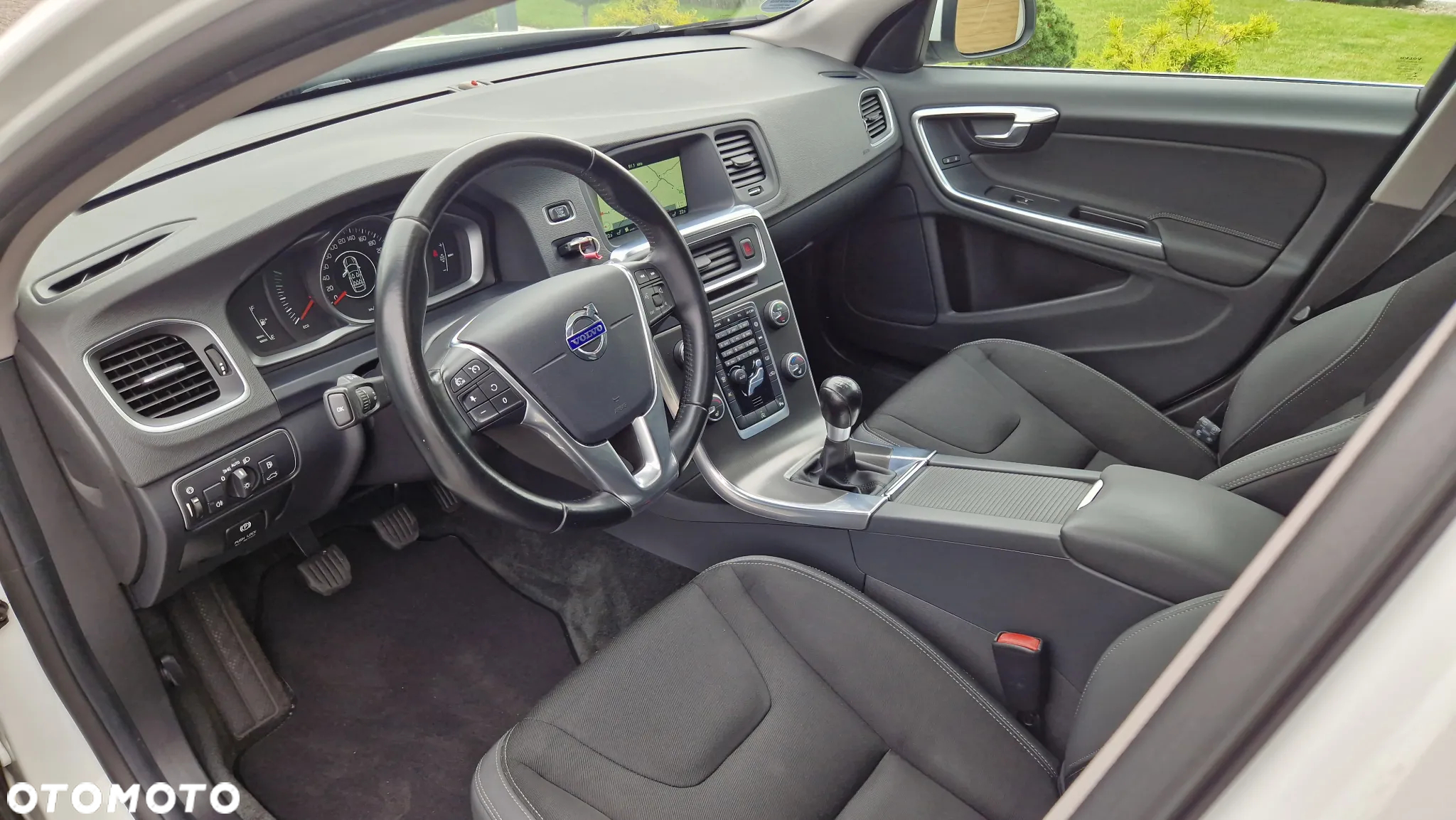Volvo V60 D3 Momentum - 8