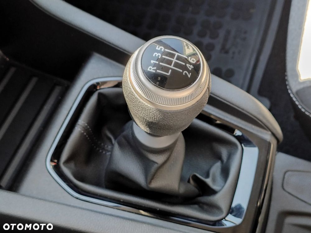 Renault Clio 1.0 TCe Evolution - 29