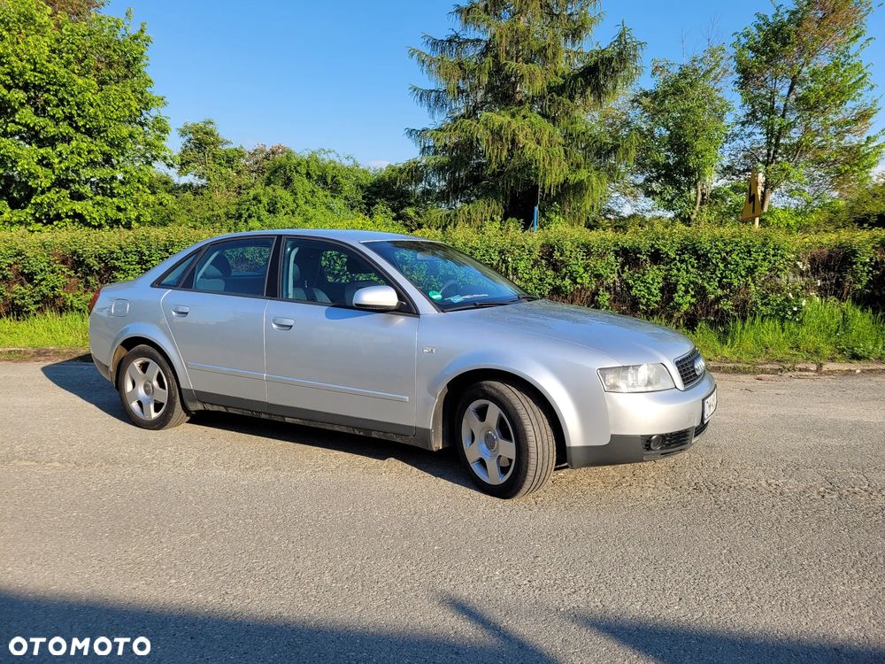 Audi A4 Avant - 1