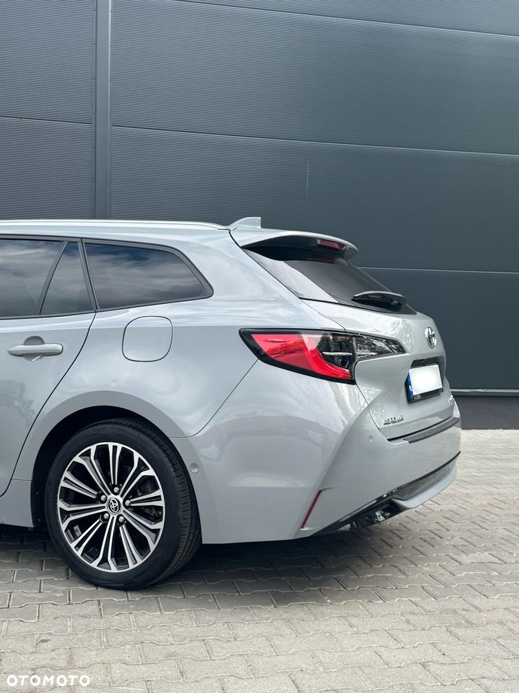 Toyota Corolla 2.0 Hybrid Executive - 16