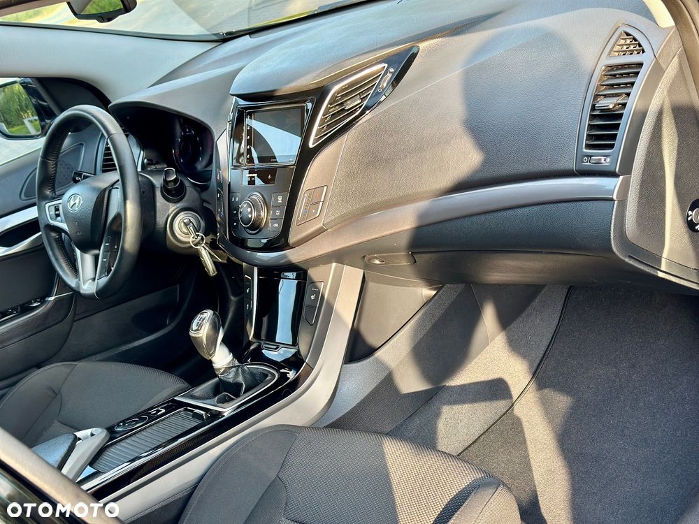 Hyundai i40 Kombi blue 1.6 Classic - 26