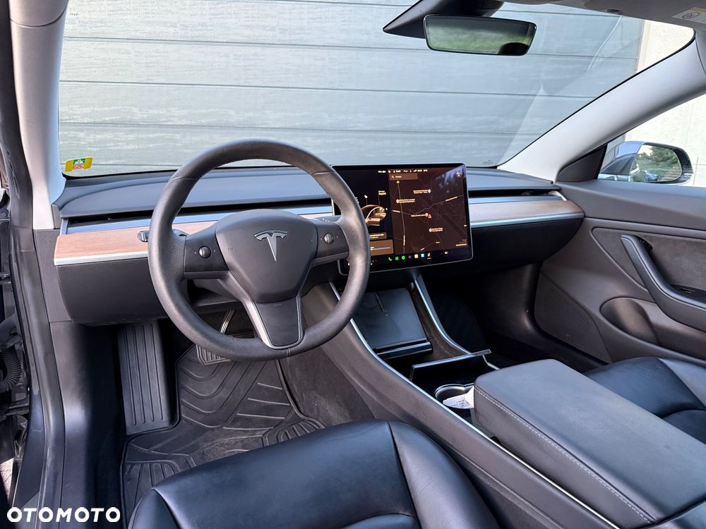 Tesla Model 3 - 28