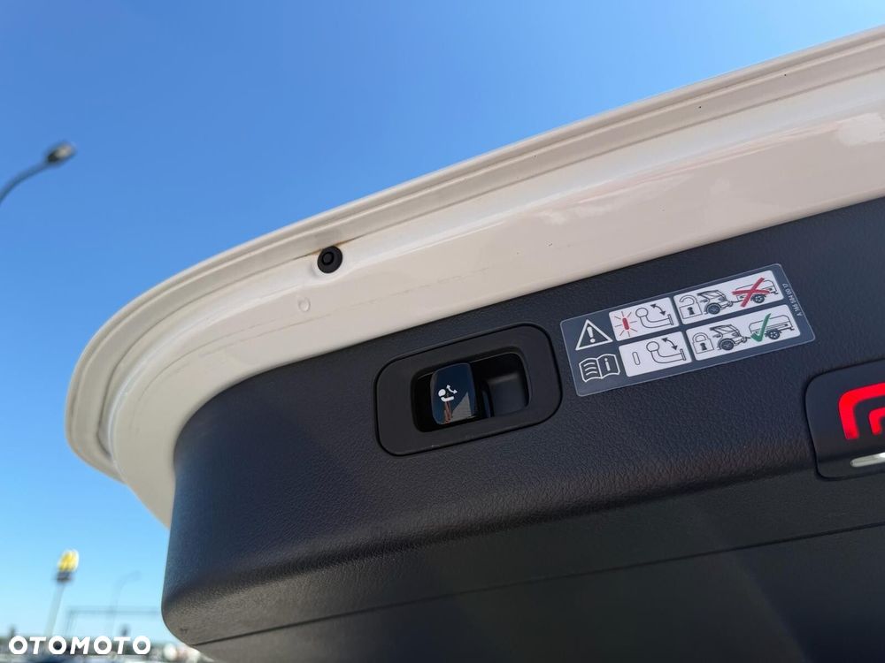 Mercedes-Benz Klasa C 220 d mHEV 4-Matic All-Terrain Avantgarde - 18