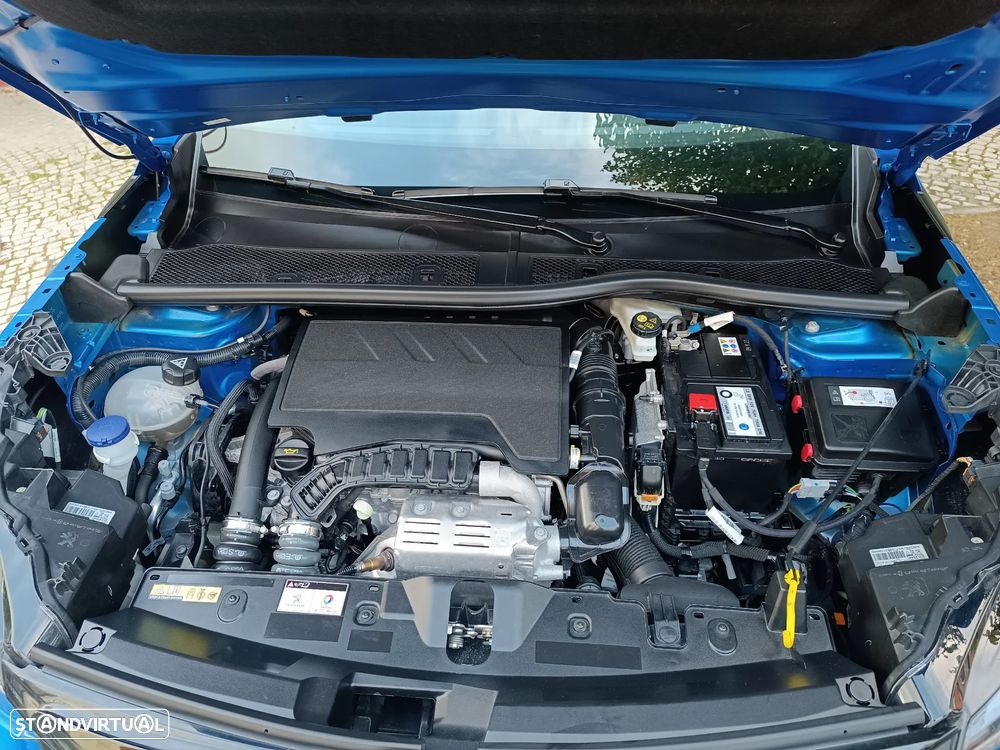 Peugeot 2008 PureTech 130 EAT8 GT - 32