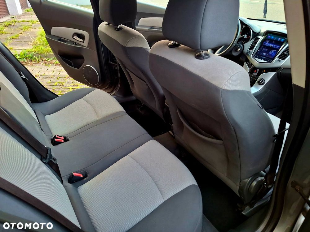 Chevrolet Cruze 1.8 LT - 21