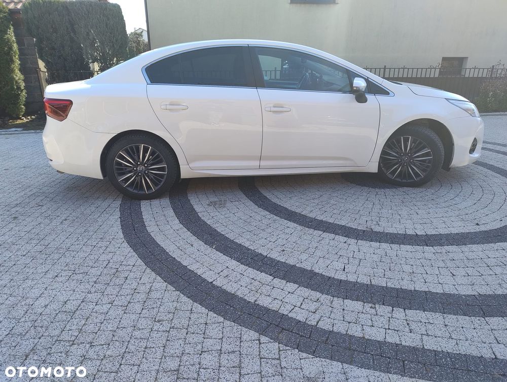 Toyota Avensis 2.0 D-4D Premium - 9