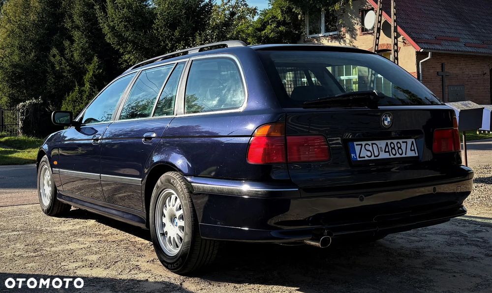 BMW Seria 5 523i - 7