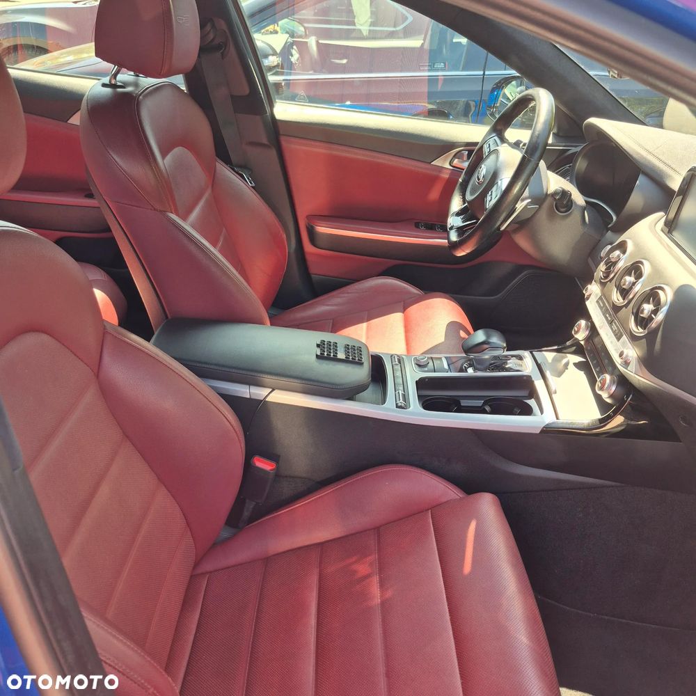 Kia Stinger 2.0 T-GDI GT Line - 16
