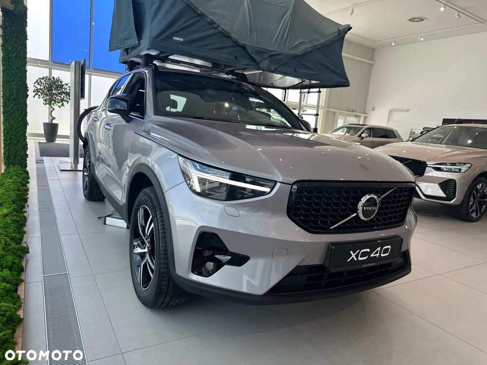 Volvo XC 40 B3 Plus Dark - 21