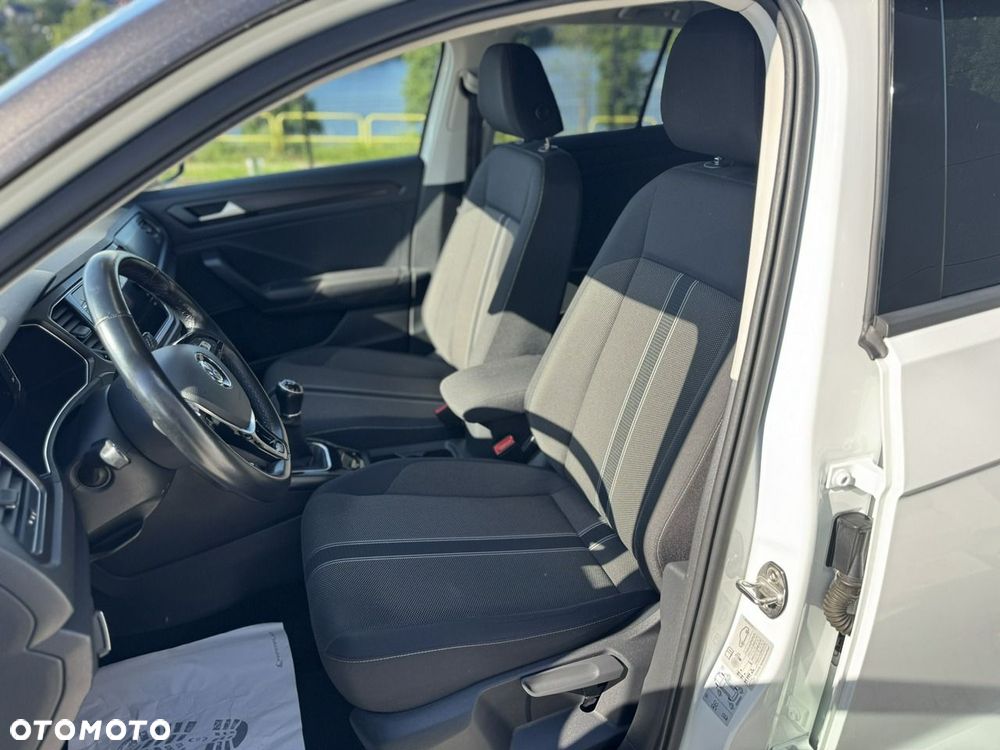 Volkswagen T-Roc - 16