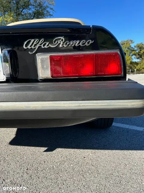 Alfa Romeo Spider 2.0 - 10
