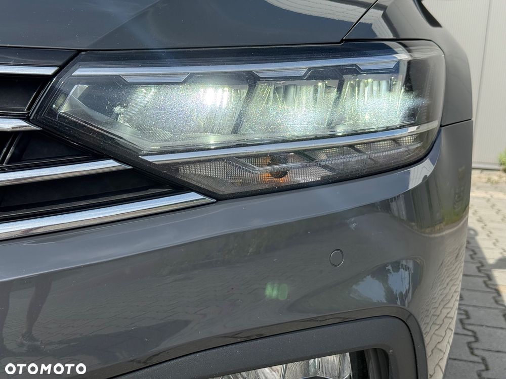 Volkswagen Passat 2.0 TDI SCR DSG Business - 40