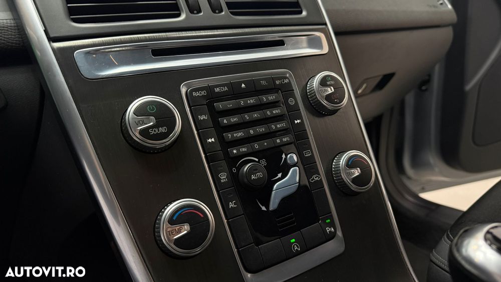 Volvo XC 60 D4 Momentum - 21