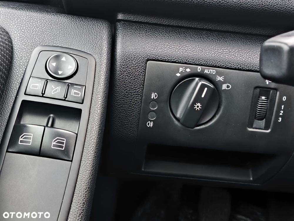 Mercedes-Benz Klasa A 160 BlueEFFICIENCY Special Edition - 17