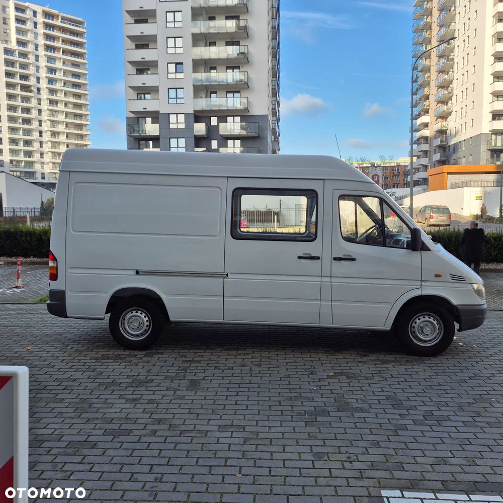 Mercedes-Benz Sprinter - 5