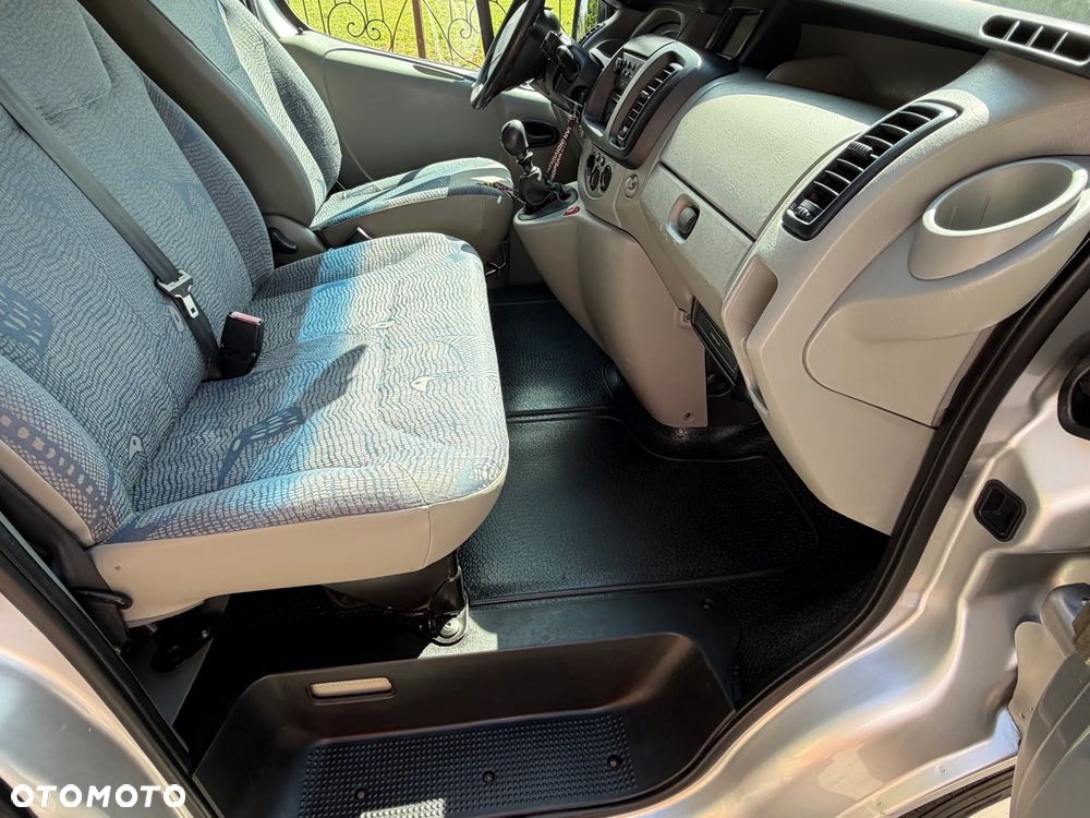 Renault Trafic Passenger - 29