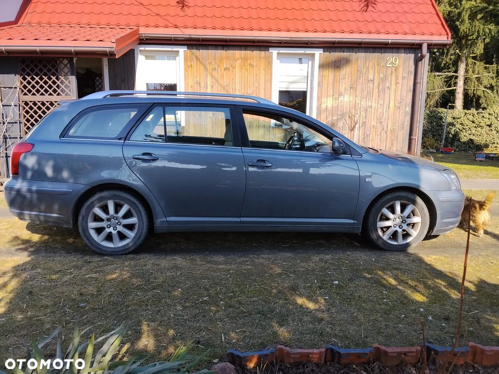 Toyota Avensis 2.0 D-4D Terra - 1