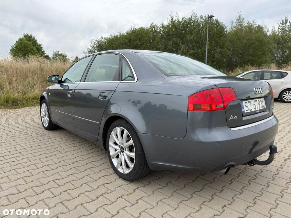Audi A4 Limousine - 5