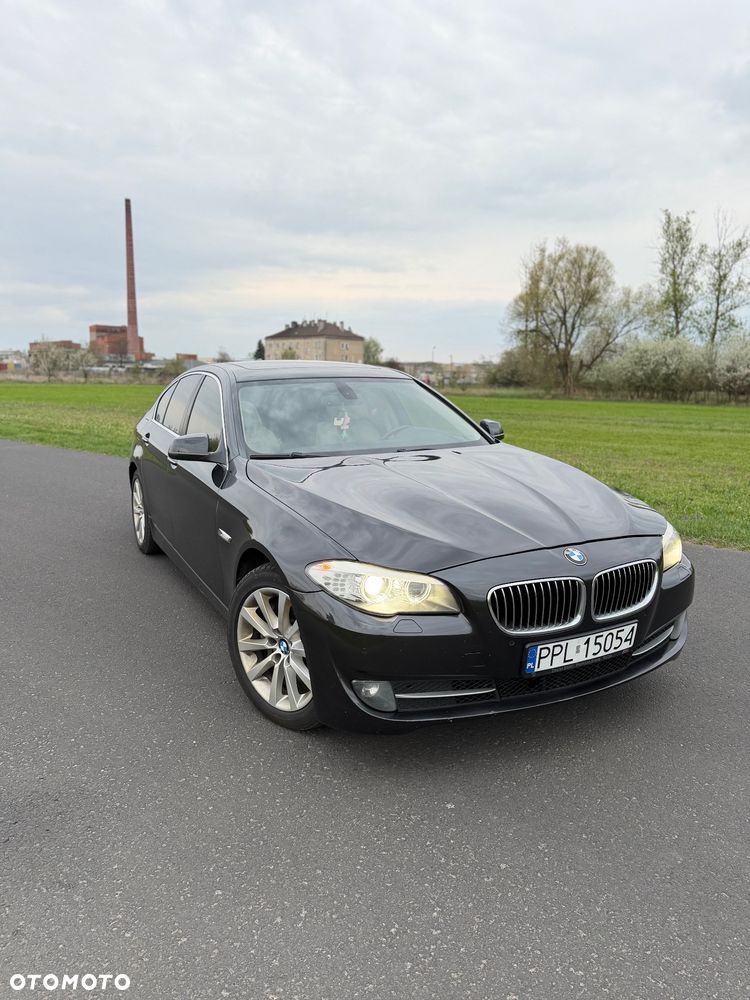 BMW Seria 5 525d - 13