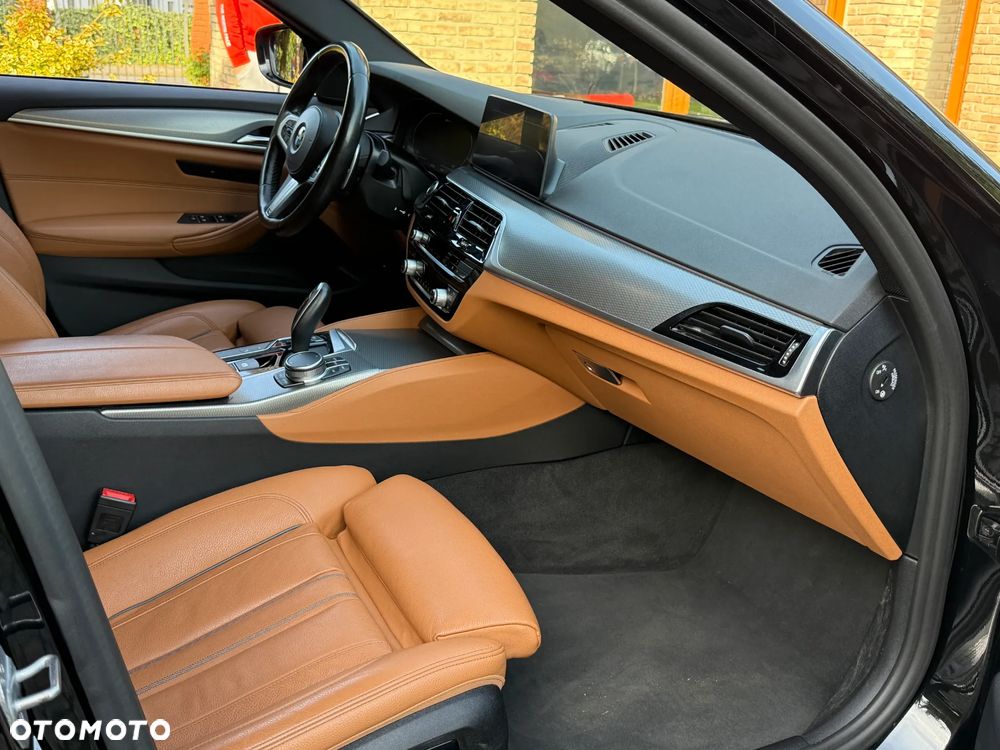 BMW Seria 5 530e iPerformance GPF Luxury Line sport - 11