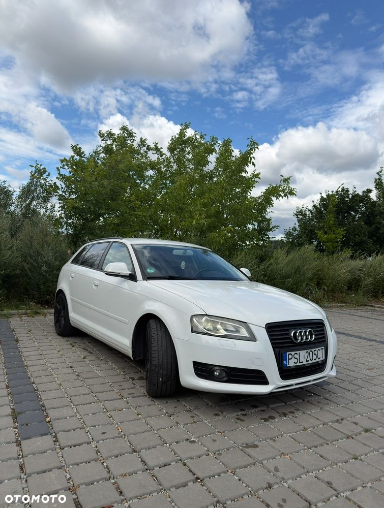 Audi A3 Sportback - 1