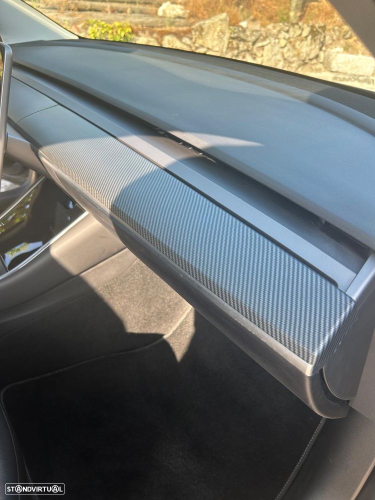 Tesla Model 3 Performance Dual Motor AWD - 24
