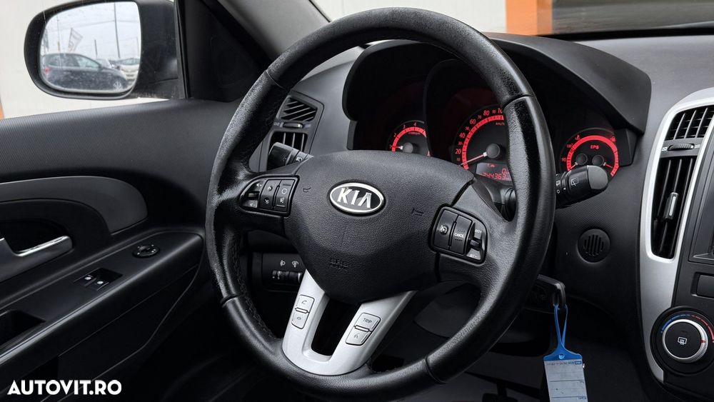 Kia Ceed - 16
