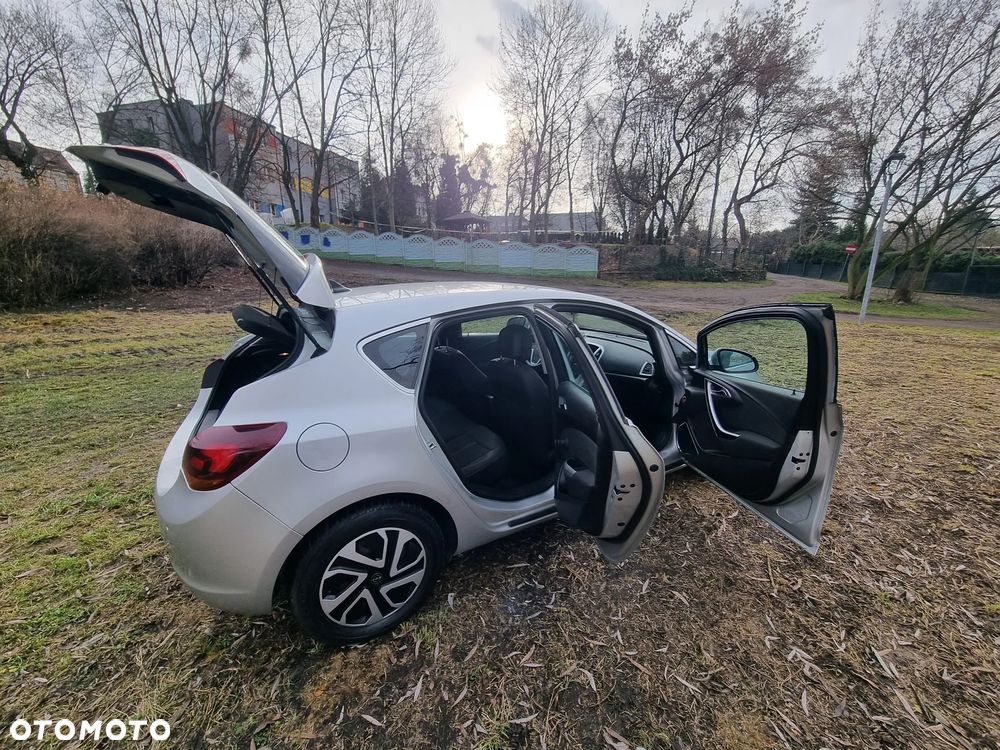 Opel Astra 1.6 T Enjoy - 4