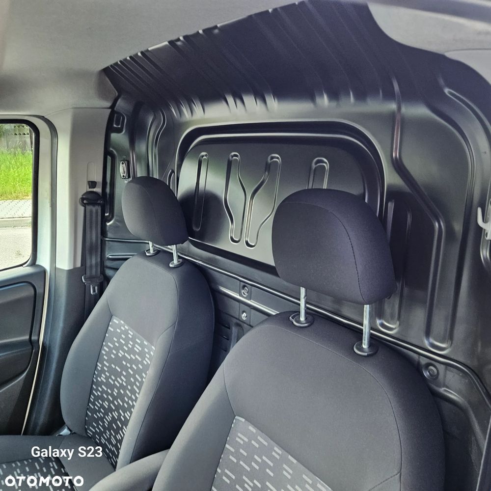 Opel COMBO - 18