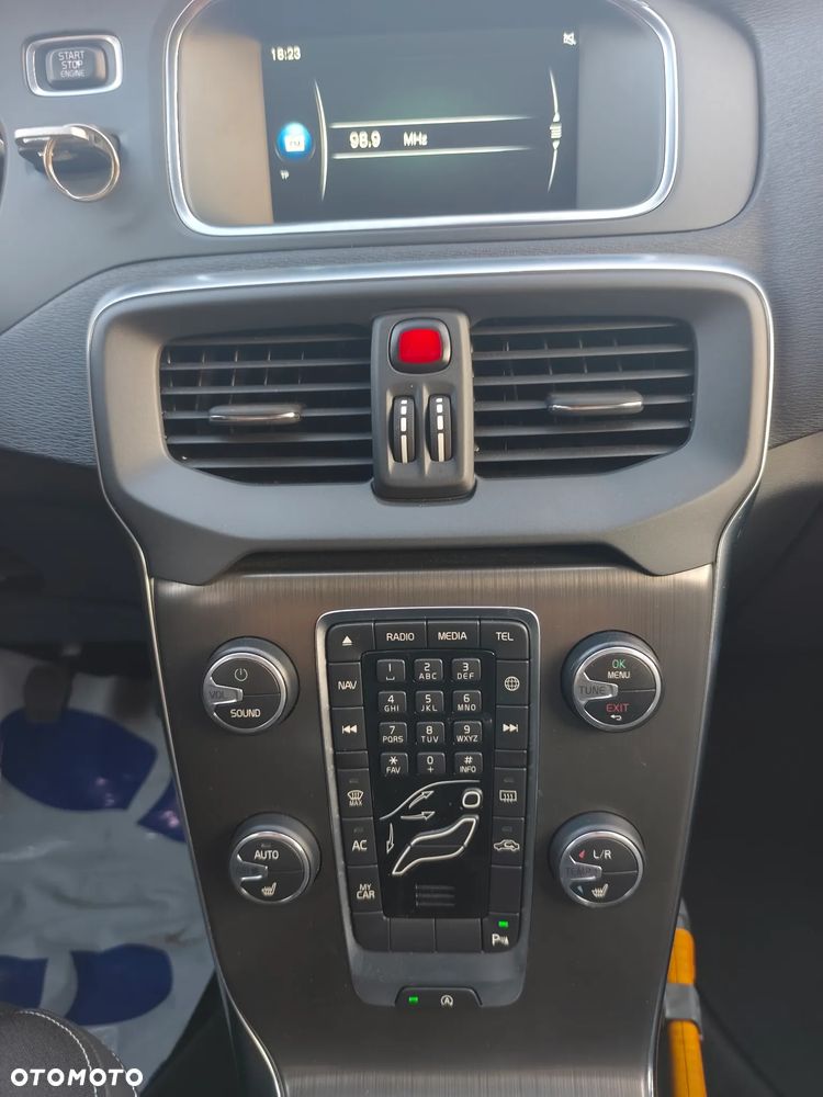 Volvo V40 D2 Summum - 23