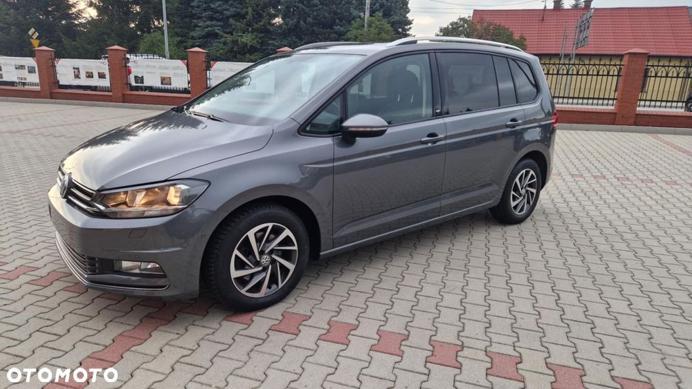 Volkswagen Touran - 1