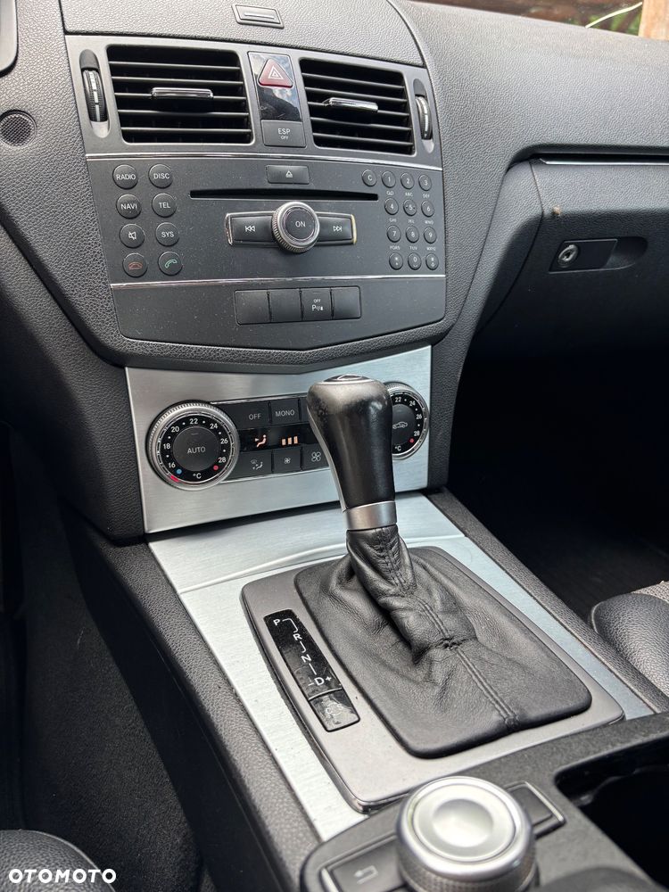Mercedes-Benz Klasa C 220 CDI DPF Automatik Avantgarde - 27